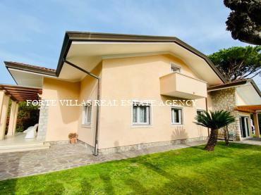 Villa Annetta is a comfortable villa for rent in Forte dei Marmi