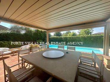  : Single villa For rent and for sale  Forte dei Marmi